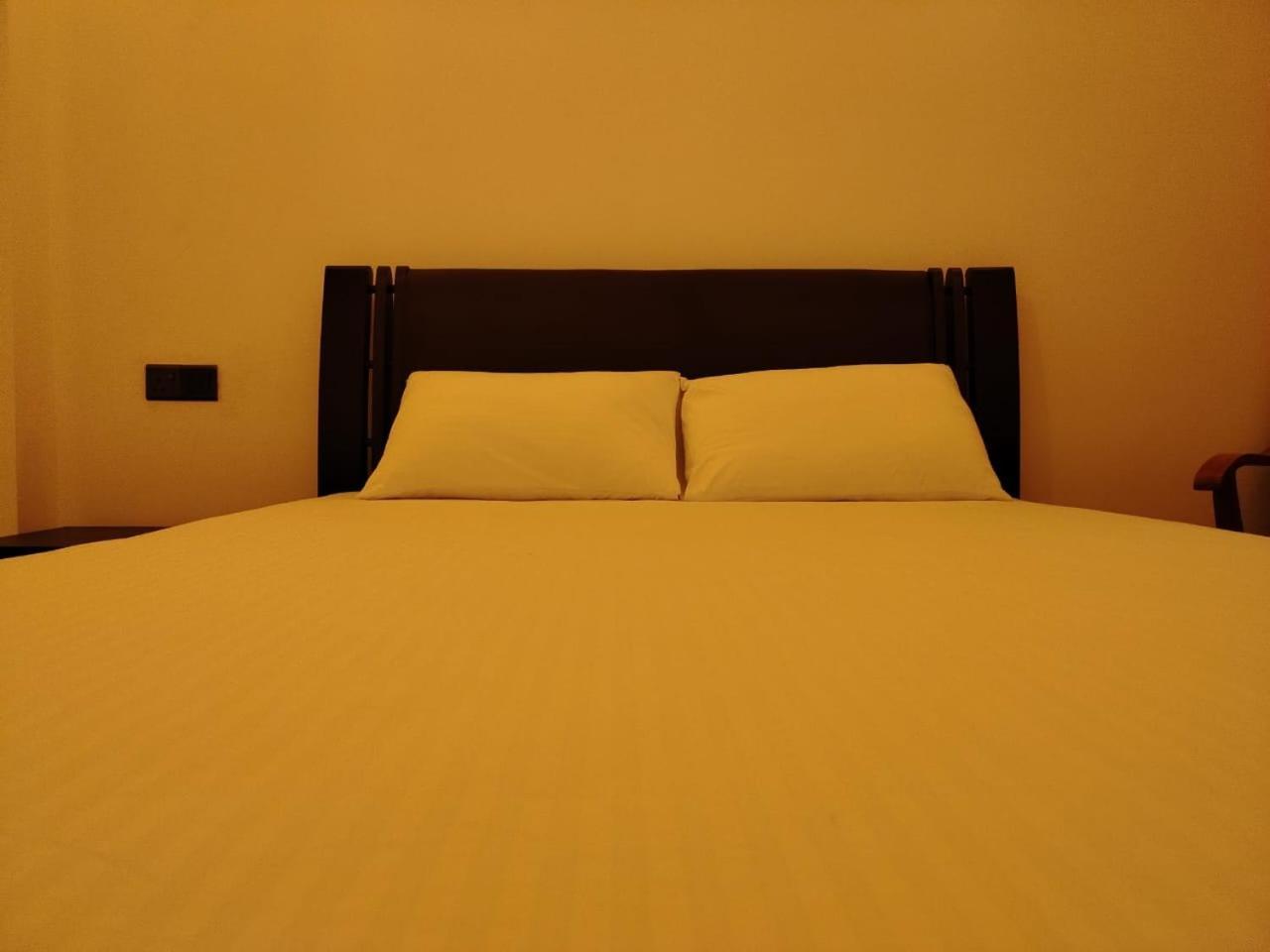 Diora Hotel Ratnapura Ngoại thất bức ảnh