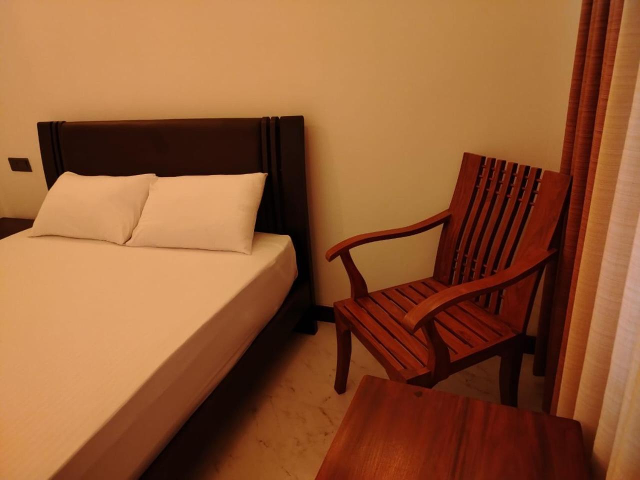 Diora Hotel Ratnapura Ngoại thất bức ảnh