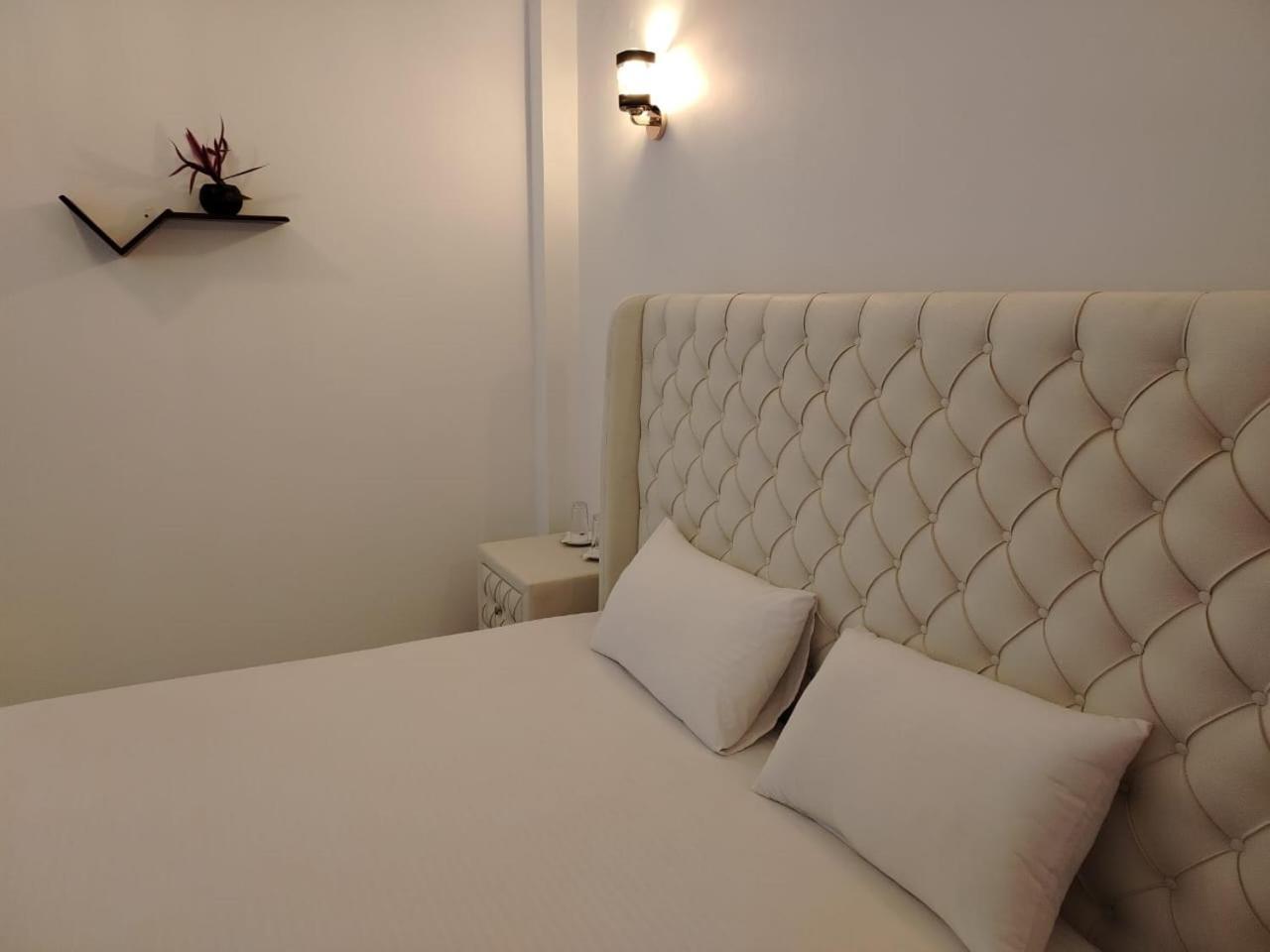 Diora Hotel Ratnapura Ngoại thất bức ảnh