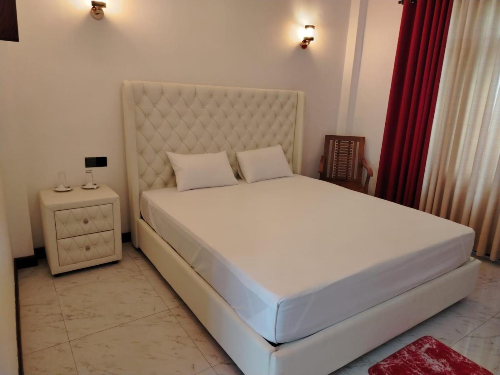 Diora Hotel Ratnapura Ngoại thất bức ảnh
