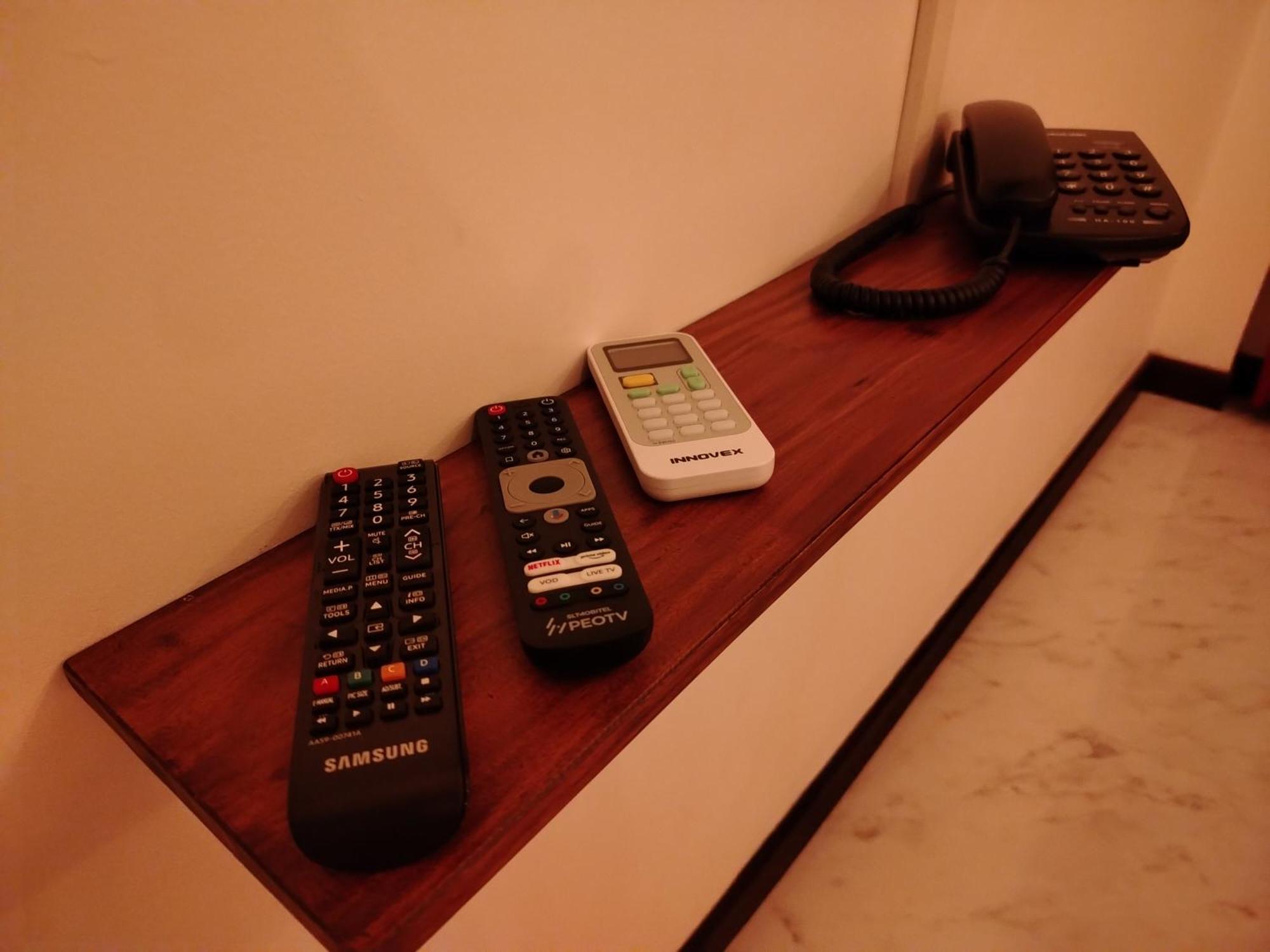 Diora Hotel Ratnapura Ngoại thất bức ảnh