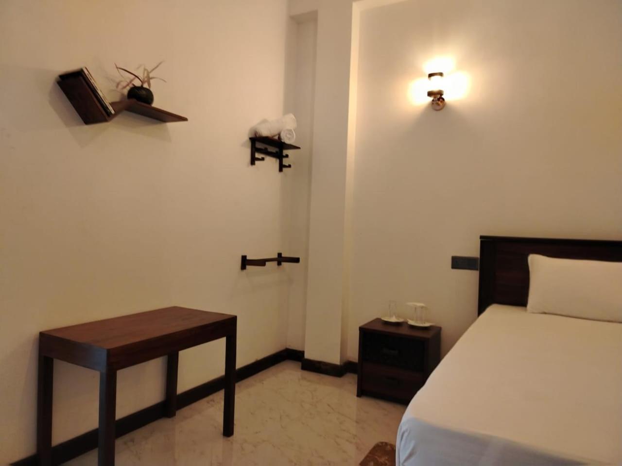 Diora Hotel Ratnapura Ngoại thất bức ảnh