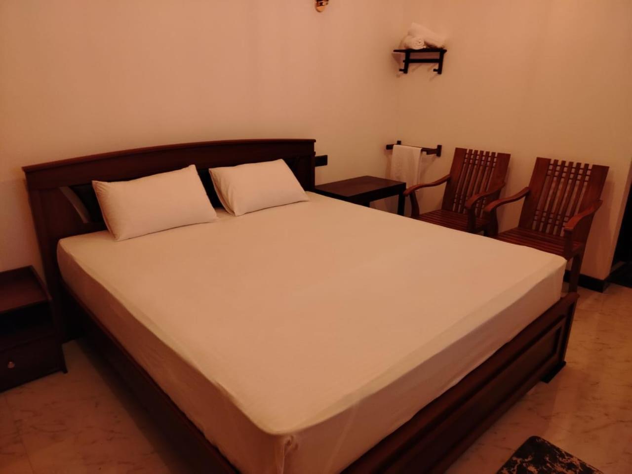 Diora Hotel Ratnapura Ngoại thất bức ảnh