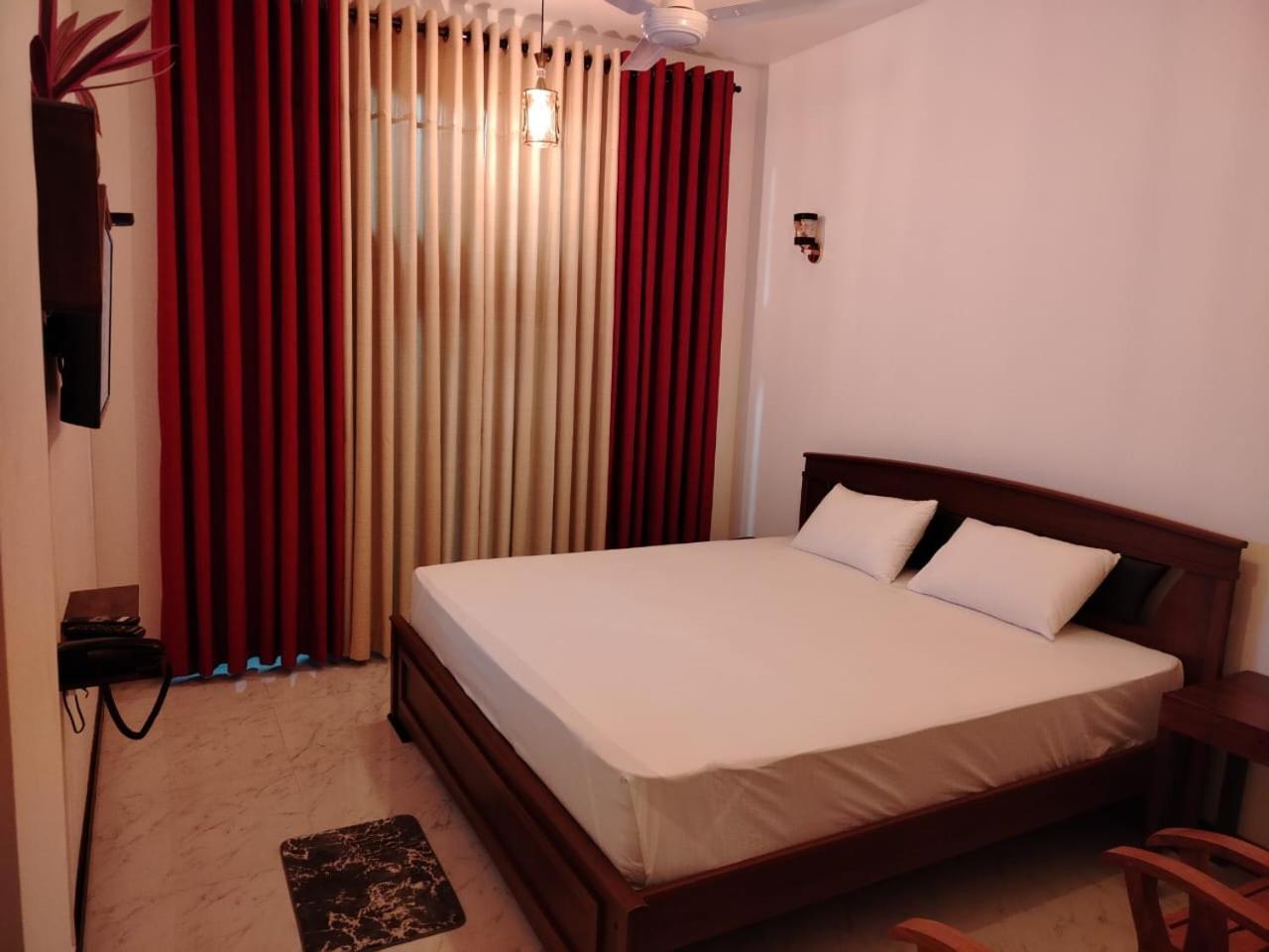 Diora Hotel Ratnapura Ngoại thất bức ảnh