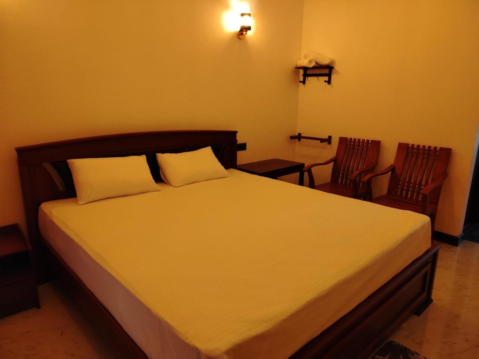 Diora Hotel Ratnapura Ngoại thất bức ảnh