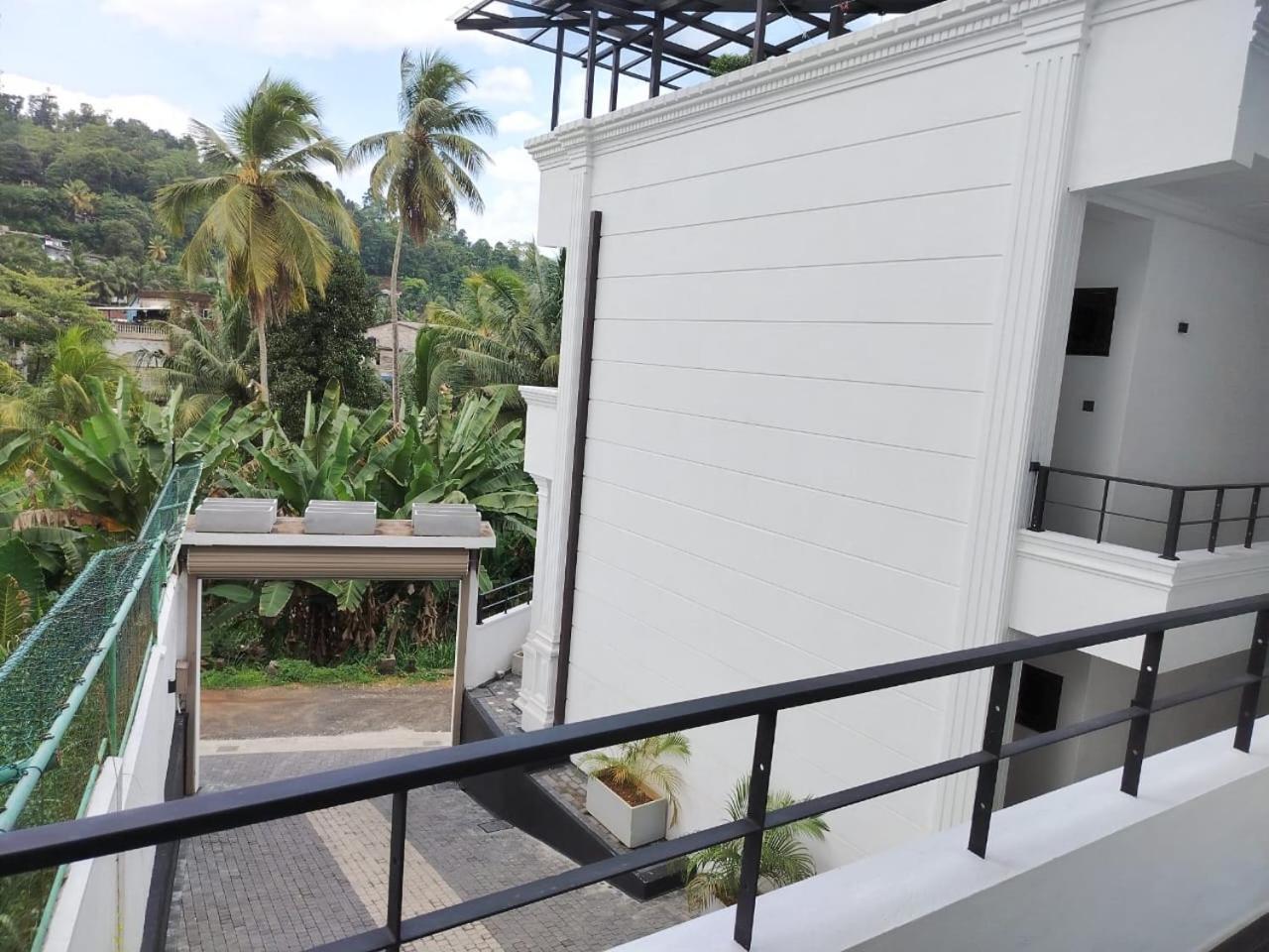 Diora Hotel Ratnapura Ngoại thất bức ảnh