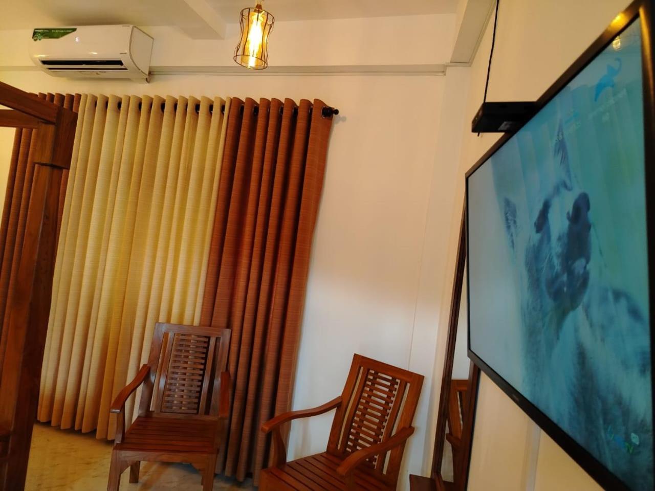 Diora Hotel Ratnapura Ngoại thất bức ảnh