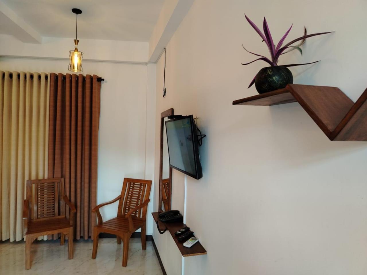 Diora Hotel Ratnapura Ngoại thất bức ảnh