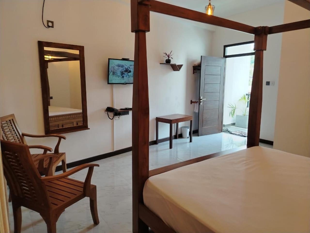 Diora Hotel Ratnapura Ngoại thất bức ảnh