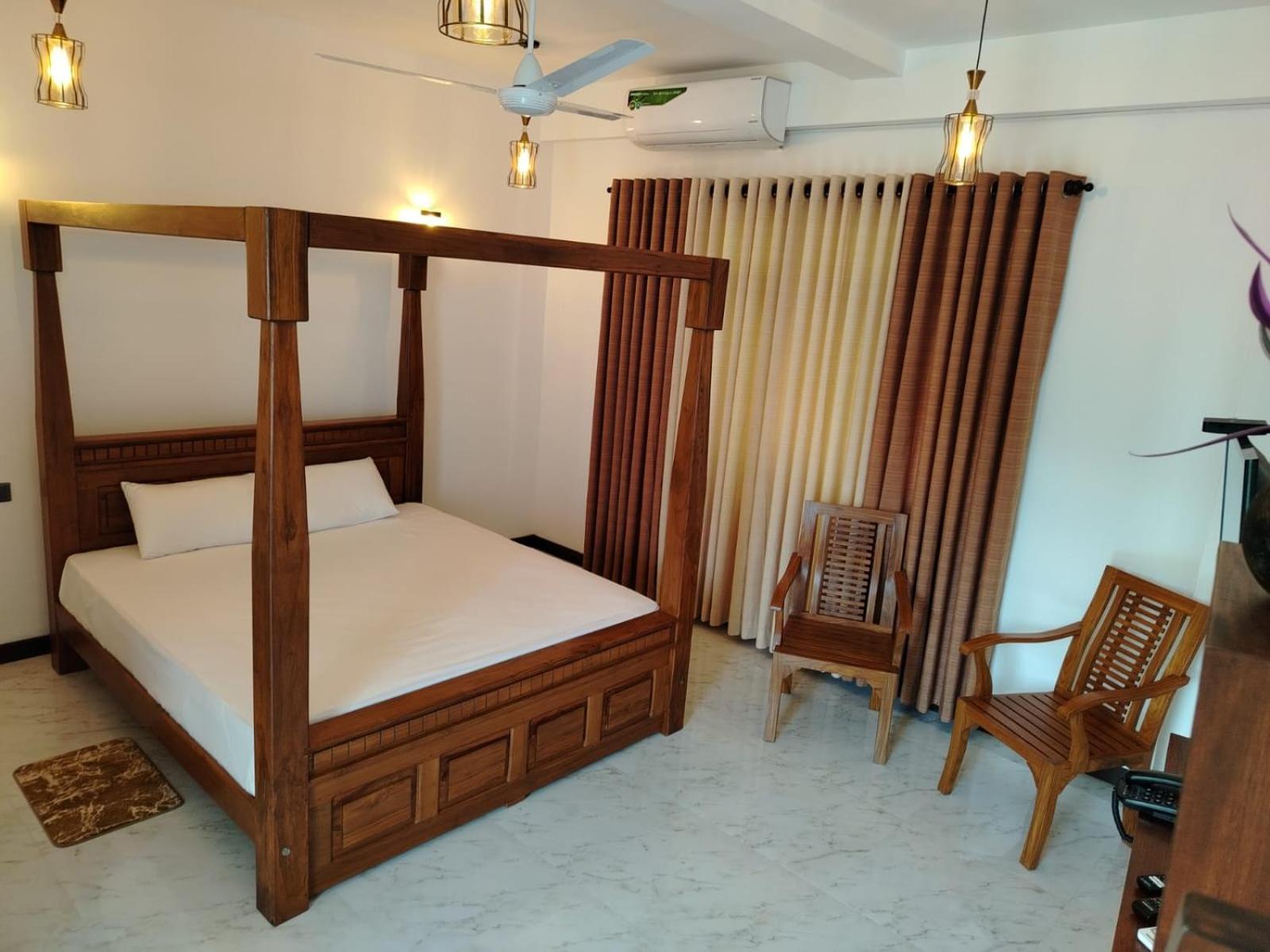 Diora Hotel Ratnapura Ngoại thất bức ảnh